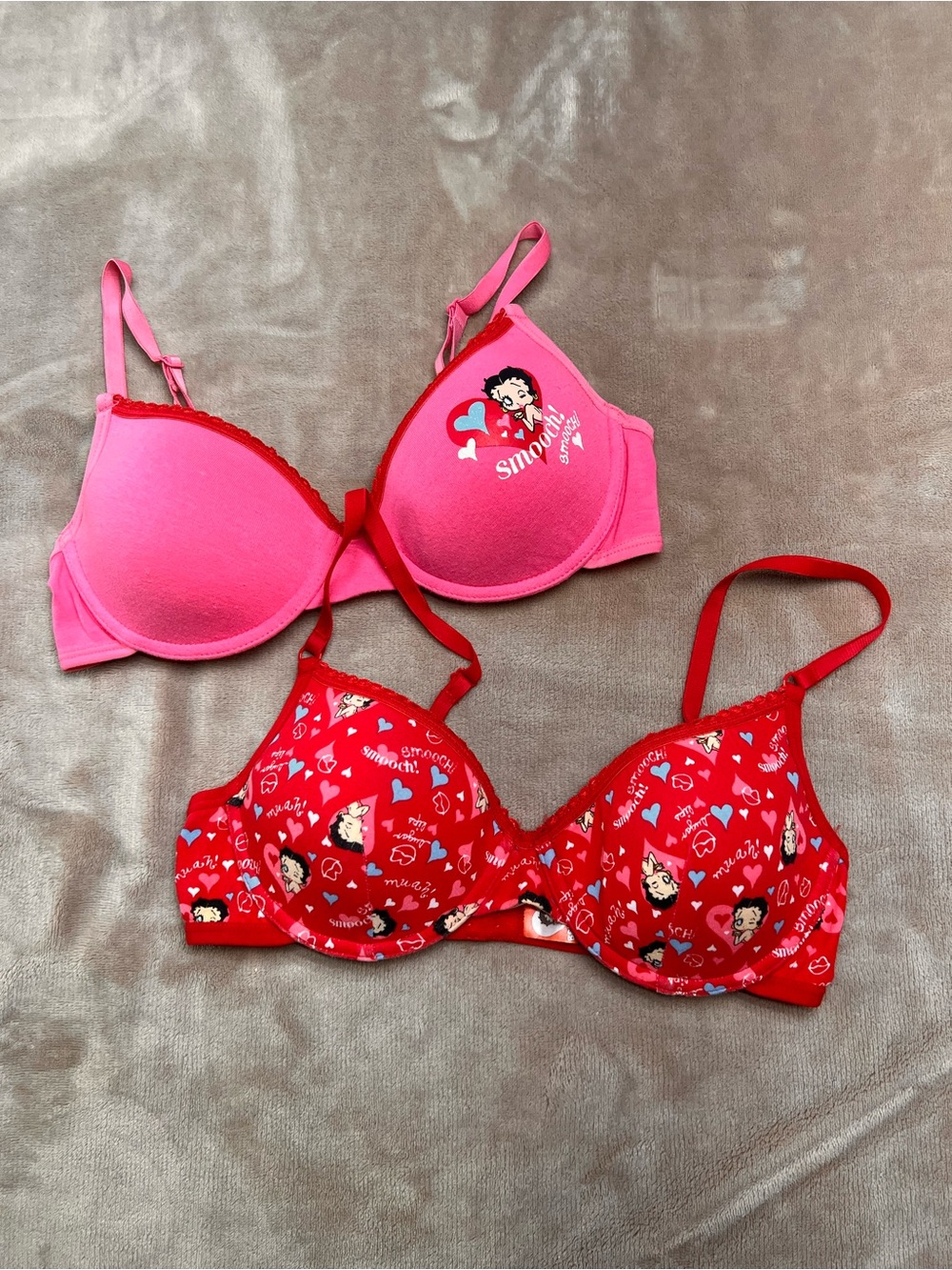 BETTY BOOP Y2K Vintage-Style Red and Pink Demi Bras with Lace Trim - Sz 34B